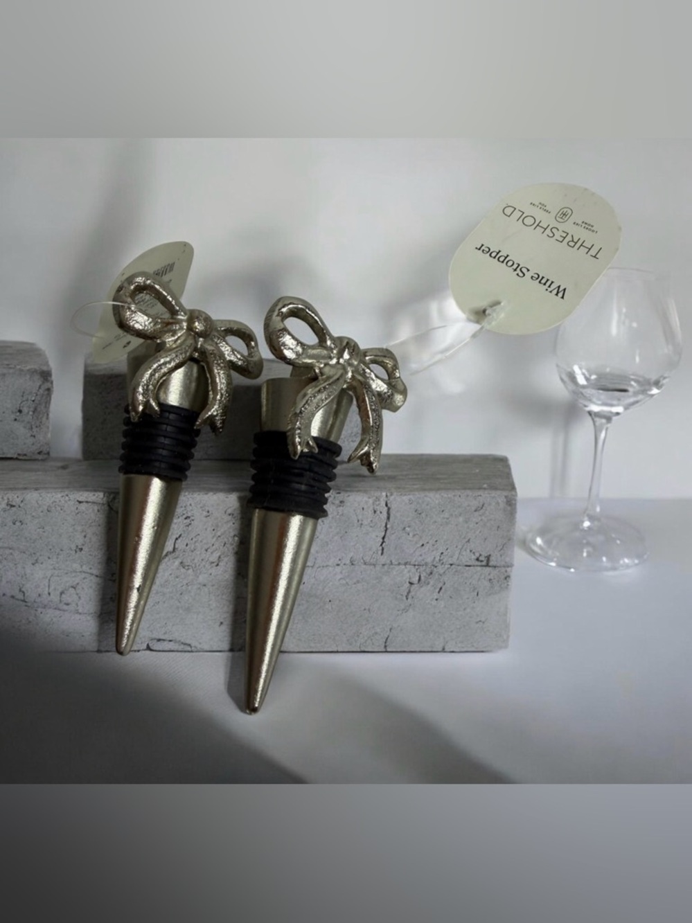 NWT Set of 2 Metallic Bow Wine Bottle Stopper - Silver